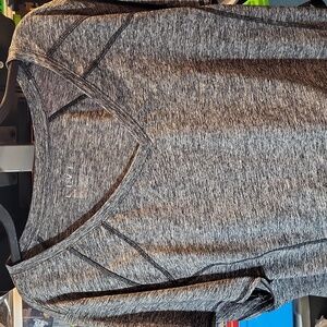 LIVI ACTIVE 26/28 BLACK V-NECK T-SHIRT